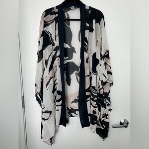 Rachel Zoe Black and Cream Kimono